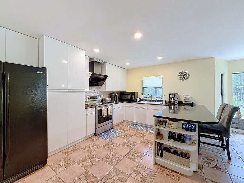 More Photos Of 26311 Willow St, Brooksville Specialty For Sale