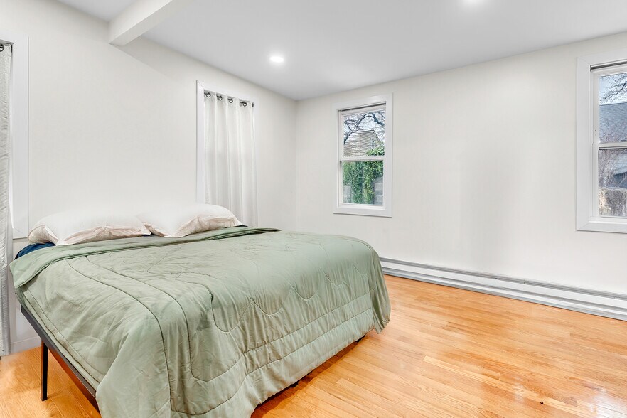 More Photos Of 478 Fabyan Pl, Newark Apartments For Sale