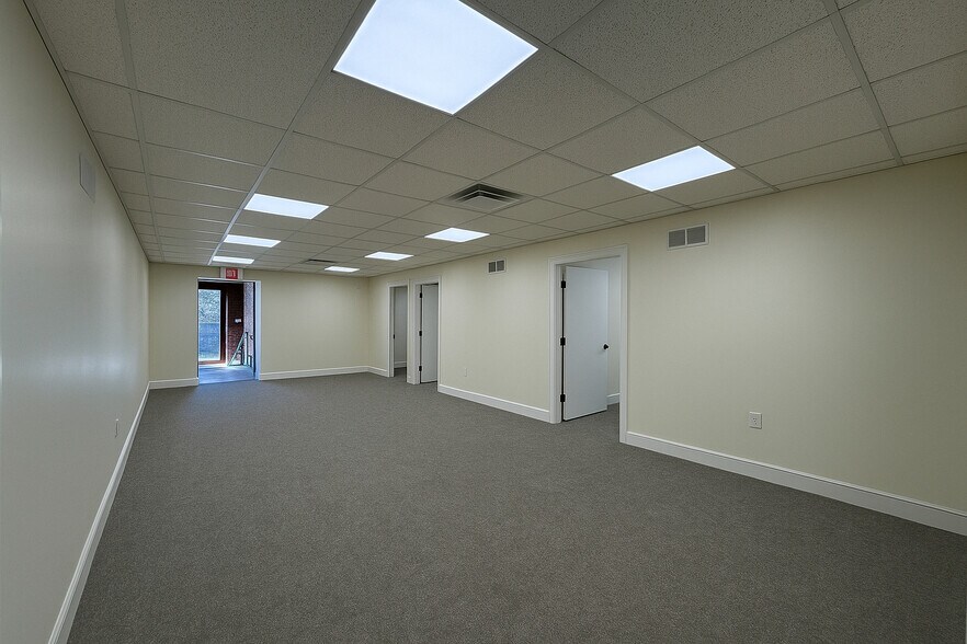 More Photos Of 313 S High St, Akron Office For Lease