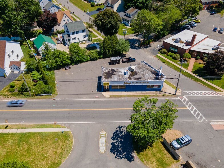 More Photos Of 55 White Ave, East Longmeadow Freestanding For Lease