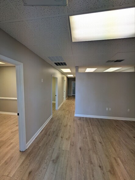 More Photos Of 10021 Park Cedar Dr, Charlotte Medical For Lease