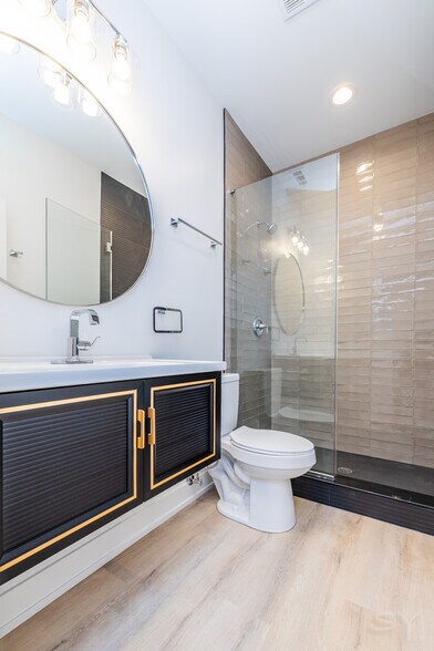 More Photos Of 6050 Eberhart ave, Chicago Apartments For Sale