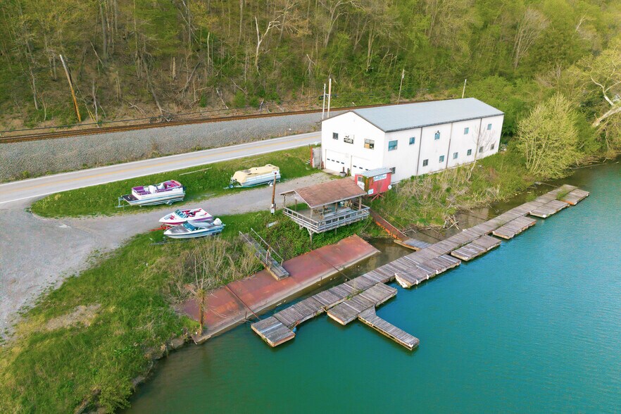 More Photos Of 490 Fort Martin Rd, Maidsville Flex For Sale