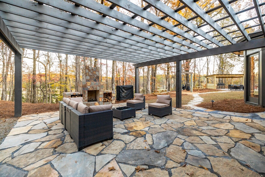 More Photos Of 60 Spradley Rd, Eclectic Specialty For Sale