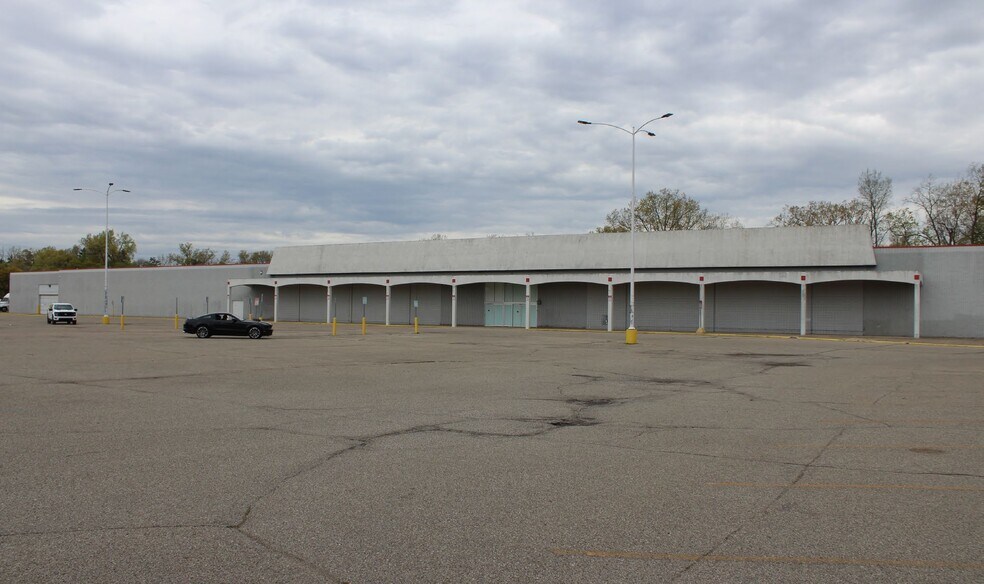 More Photos Of 7601-7651 23 Mile Rd, Utica Freestanding For Sale
