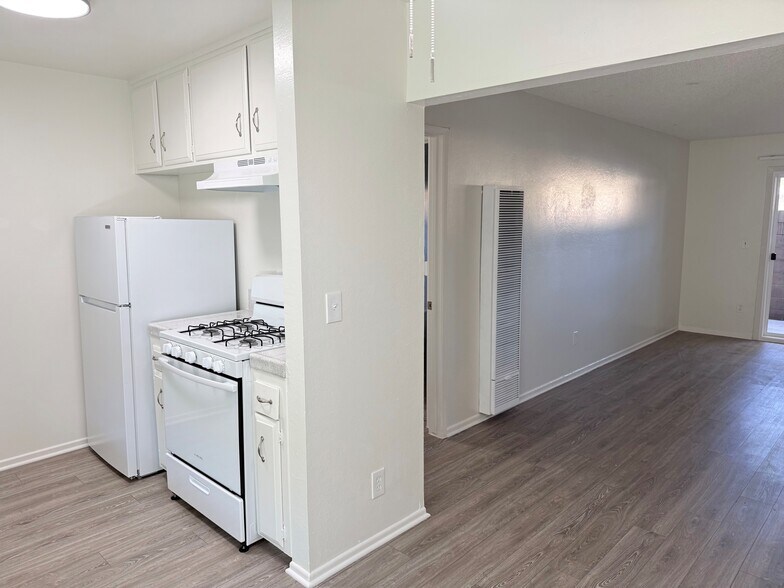 More Photos Of 2221 E Lenita Ln, Santa Ana Apartments For Sale