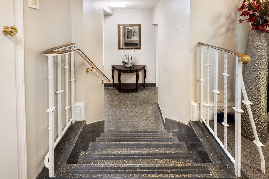 More Photos Of 893-899 Park Ave, New York Apartments For Sale