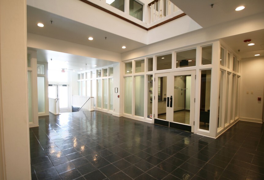 More Photos Of 306 22nd St, Galveston Office For Sale