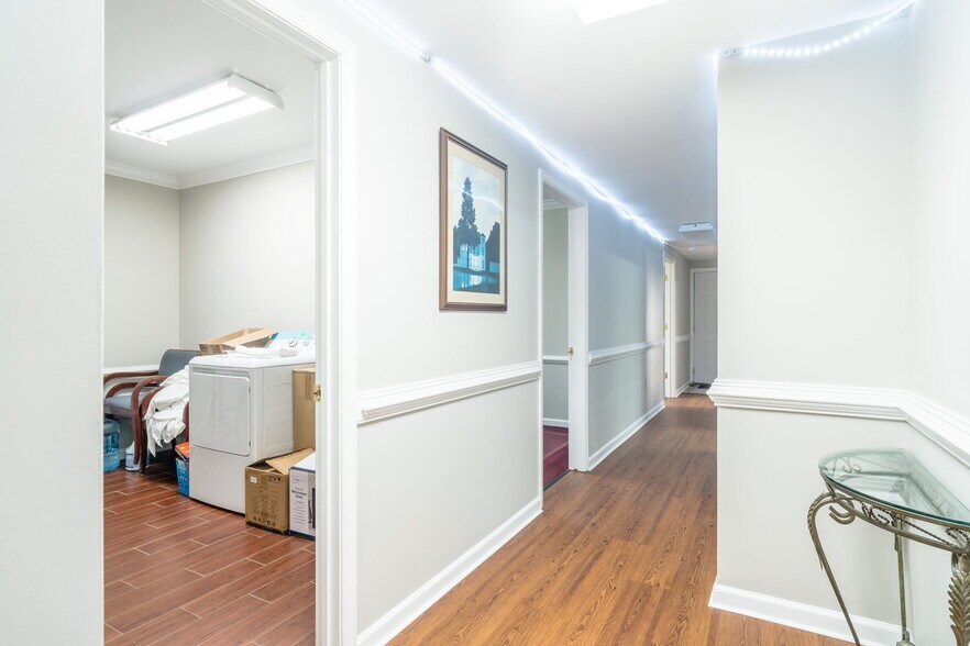 More Photos Of 413 N Coalter St, Staunton Office Residential For Lease