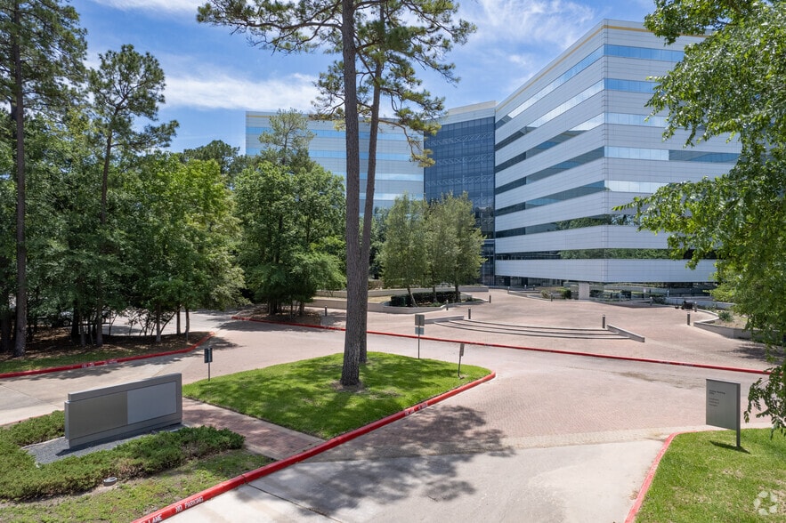 More Photos Of 11445 Compaq Center West Dr, Houston Office For Lease