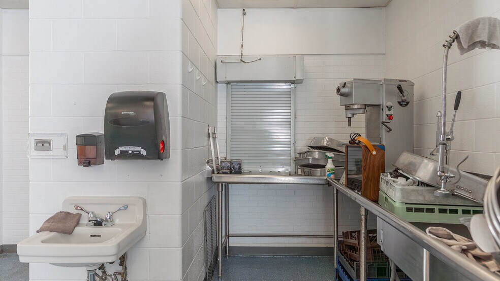 More Photos Of 81 Evick Dr, Franklin Flex For Sale