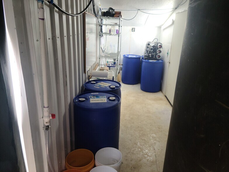 More Photos Of 713 Mayor Patricia Reigal Blvd, Moffat Industrial For Sale