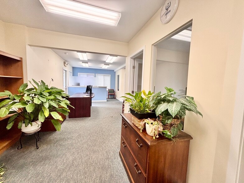 More Photos Of 543 Newfield Ave, Stamford Storefront Retail Residential For Lease