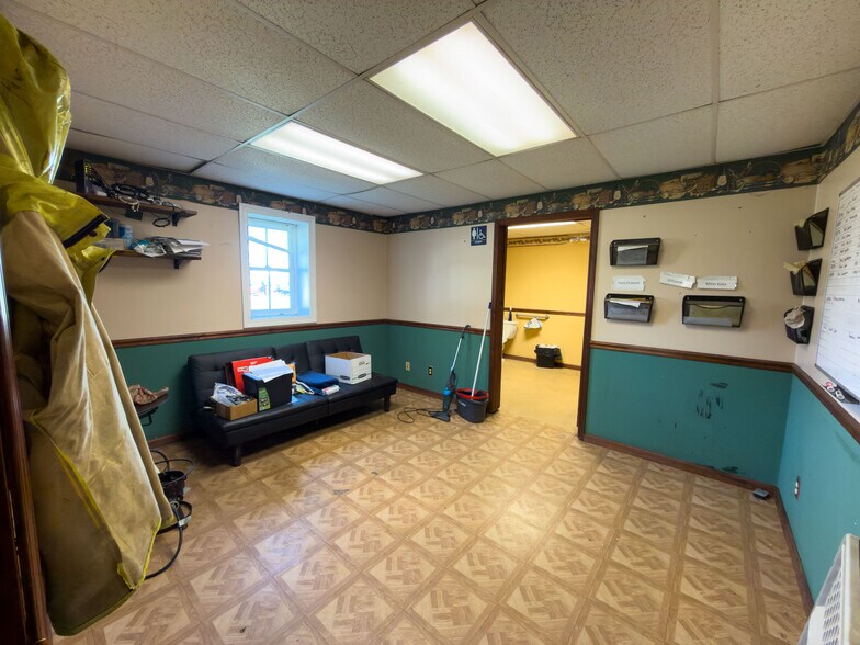 More Photos Of 1360 Upper Valley Falls Rd, Spartanburg Warehouse For Sale