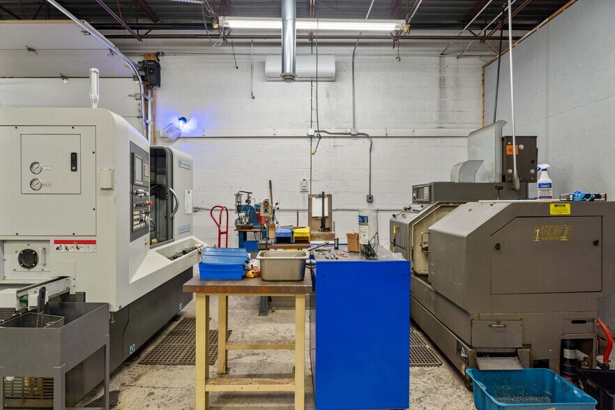 More Photos Of 934 Lackawanna Ave, Horseheads Showroom For Sale