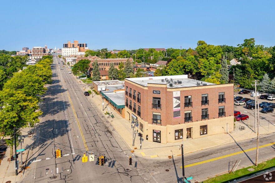 More Photos Of 1629 E Michigan Ave, Lansing Apartments For Lease
