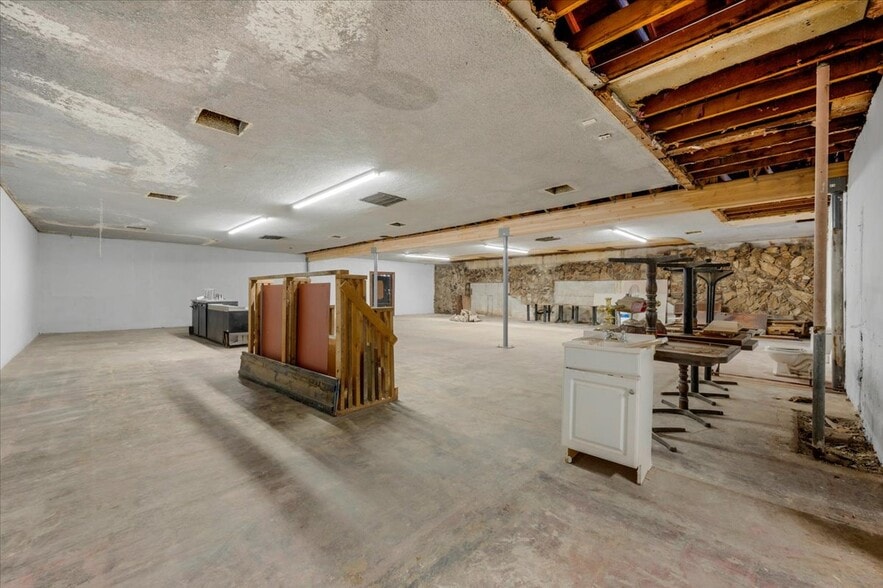 More Photos Of 636 Park Blvd, Orange Cove Freestanding For Sale
