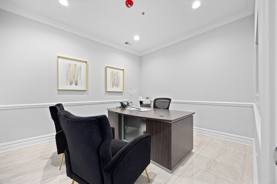 More Photos Of 2005 Bloomingdale Rd, Glendale Heights Office For Sale