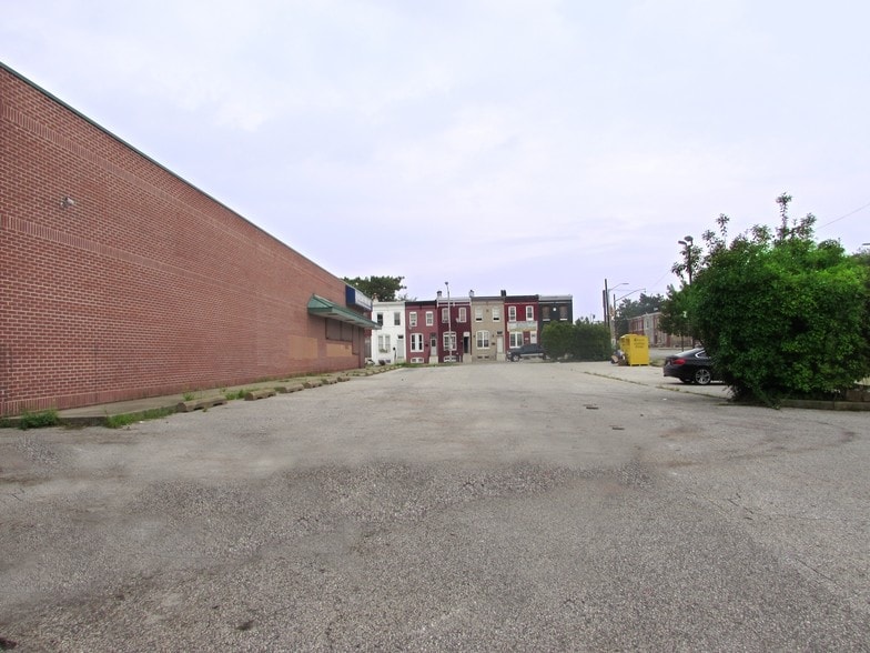 More Photos Of 1600 N Patterson Park Ave, Baltimore Supermarket For Sale