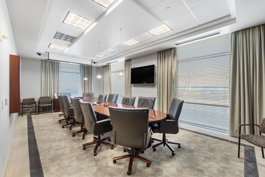 More Photos Of 6400 N Belt Line Rd, Irving Office For Sale