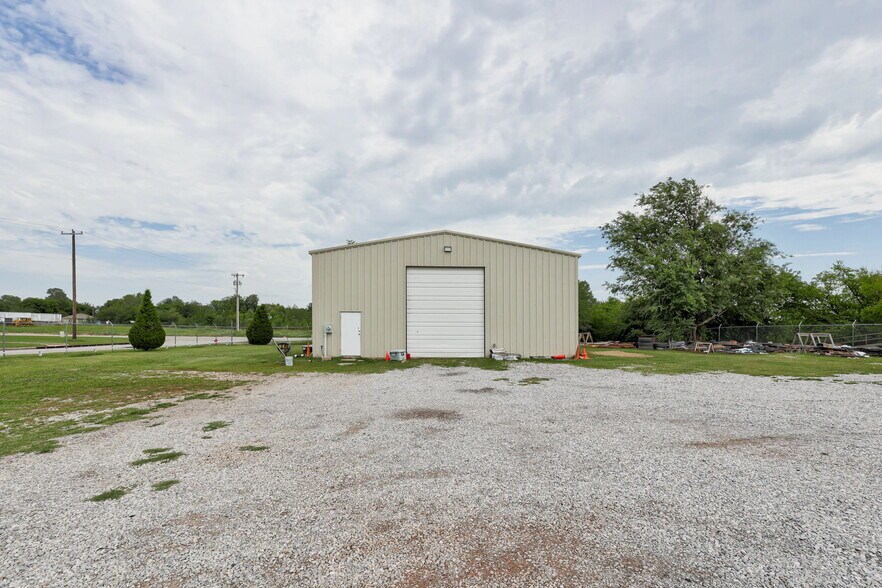 More Photos Of 6712 Pat Ave, Oklahoma City Industrial For Sale