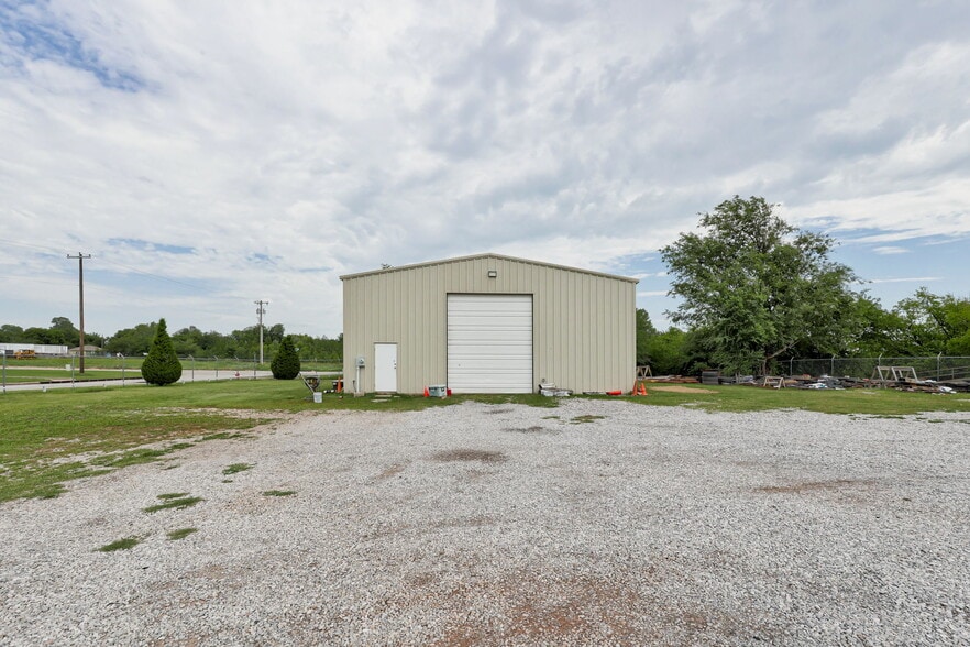 More Photos Of 6712 S Pat Ave, Oklahoma City Warehouse For Sale