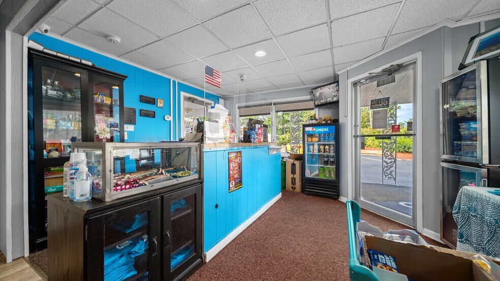 More Photos Of 1010 E Front St, Traverse City Hotel For Sale