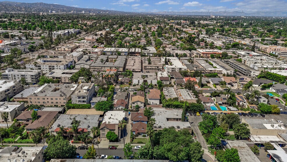 More Photos Of 5449 Bellingham Ave, Valley Village Apartments For Sale