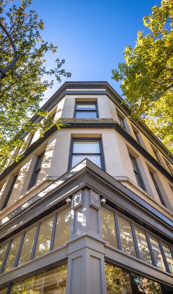 More Photos Of 106 Hastings St W, Vancouver Apartments For Sale