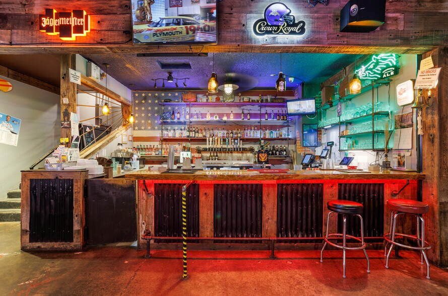 More Photos Of 149 E Main St, Hermiston Bar For Lease