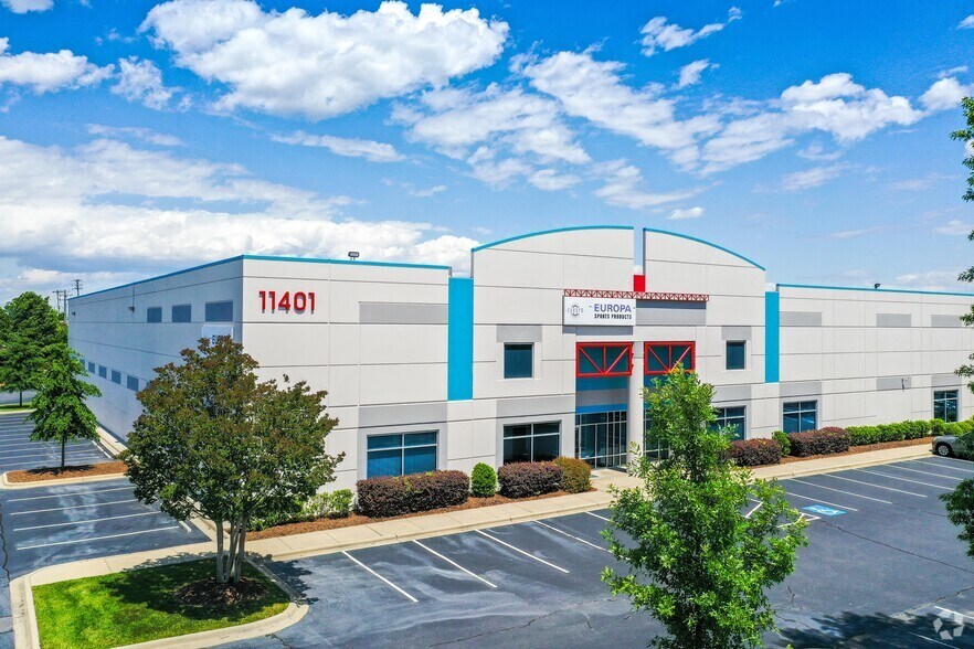 More Photos Of 11401 Granite St, Charlotte Warehouse For Lease