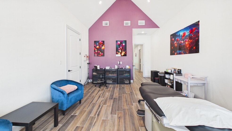More Photos Of 10933 Wayne Ave, Lubbock Rehabilitation Center For Sale
