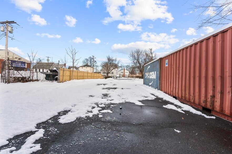 More Photos Of 62 Newton Ave, Plainville Auto Repair For Lease