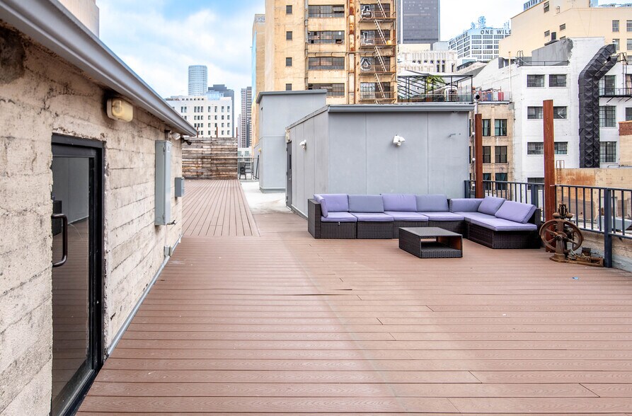 More Photos Of 731 S Broadway, Los Angeles Loft Creative Space For Sale