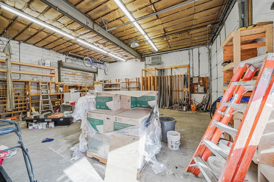 More Photos Of 93 N Clinton Ave, Bay Shore Warehouse For Sale