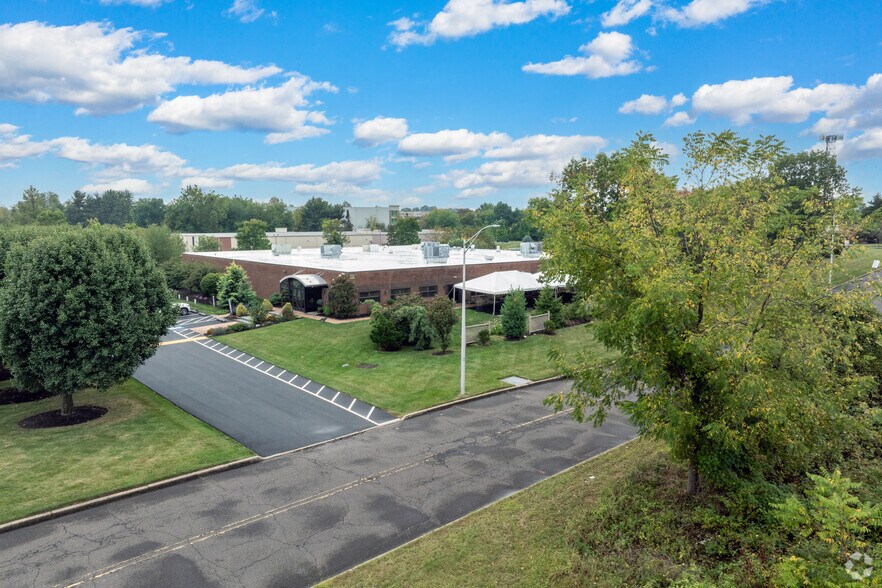 More Photos Of 101 Friends Ln, Newtown Flex For Sale