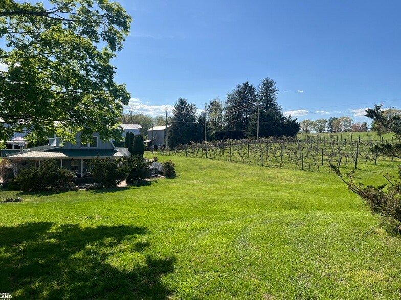 More Photos Of 5189 Rockwood Rd, Dublin Lodge Meeting Hall For Sale