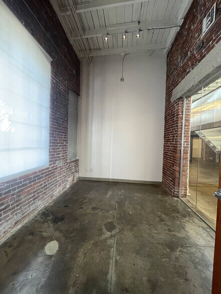 More Photos Of 2662-2684 Lacy St, Los Angeles Loft Creative Space For Lease
