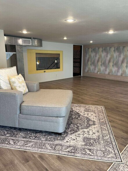 More Photos Of 108 Dewey Ave, Poteau Storefront Retail Office For Sale