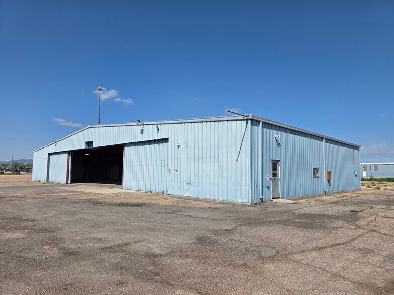 More Photos Of 2200 Airway Ave, Fort Collins Warehouse For Lease