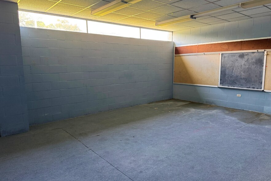 More Photos Of 821 Laurel St, La Marque Religious Facility For Sale