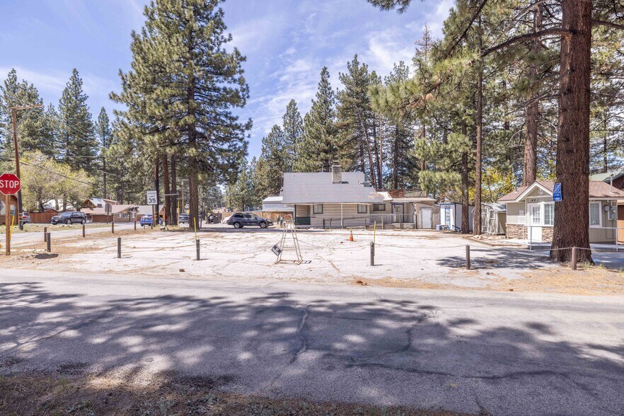 More Photos Of 401 W Big Bear Blvd, Big Bear City Auto Dealership For Lease