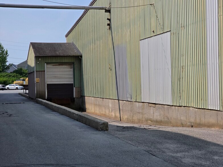 More Photos Of 160-168 Stevens St, Fall River Warehouse For Lease