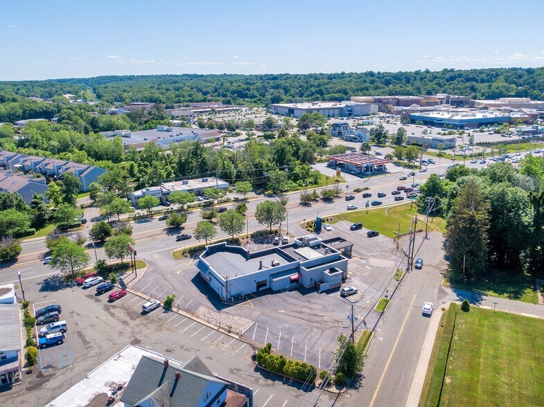 More Photos Of 52 E Rt-59, Nanuet Freestanding For Lease