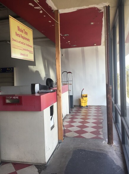 More Photos Of 5819-5835 Bellflower Blvd, Lakewood Unknown For Lease