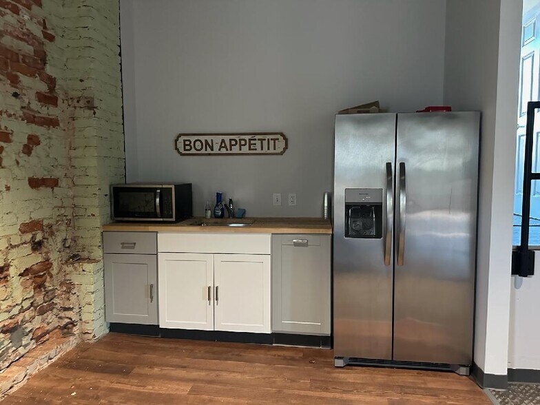 More Photos Of 510-512 Broad St, Rome Office For Sale