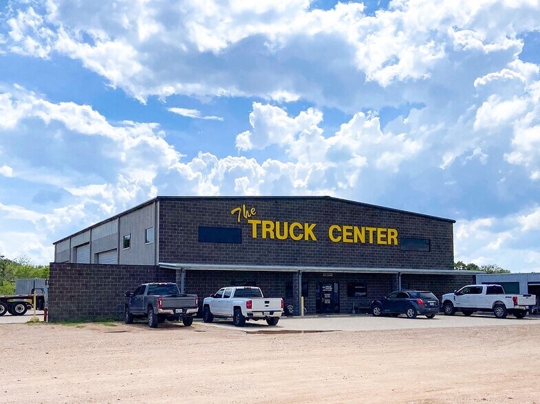 More Photos Of 3625 Highway 290 W, Brenham Warehouse For Sale