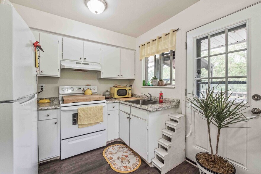 More Photos Of 10660 E Holly Rd, Davisburg Apartments For Sale