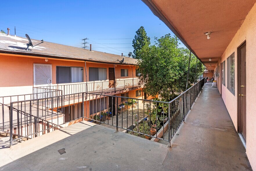 More Photos Of 12661 Pierce St, Pacoima Apartments For Sale