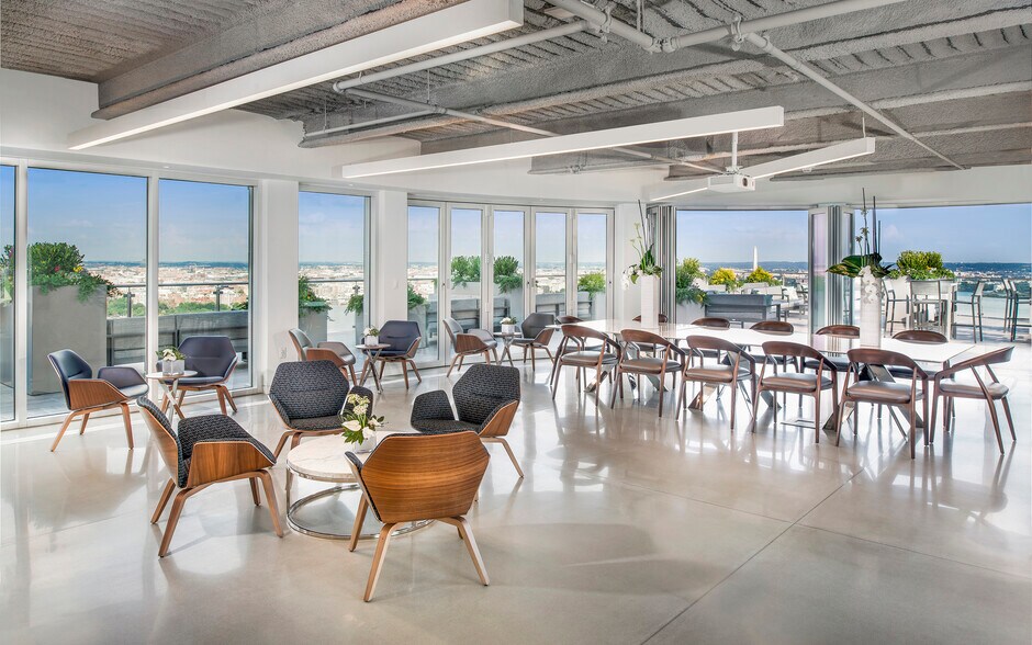 More Photos Of 1100 Wilson Blvd, Arlington Office For Lease